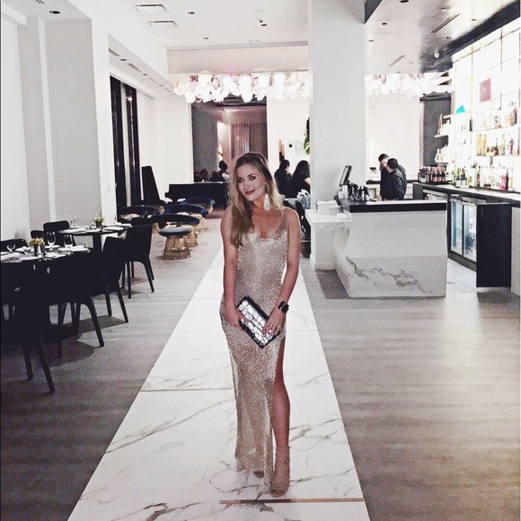 Meet your Posher, Liz ! * - Picture 4 of 6